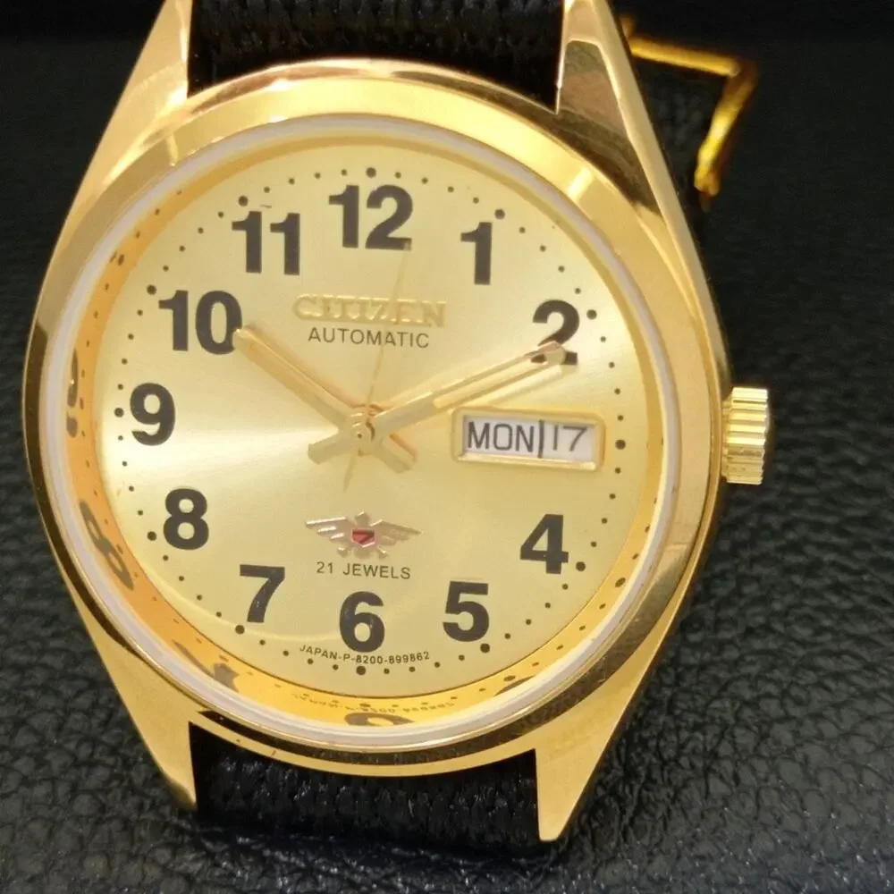 Vintage 1986 Citizen Automatic Mens Gold Watch W/daydate & Black accents